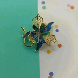Vintage Inspired Enamel Flower Brooch - Elegant Gold Tone Accent